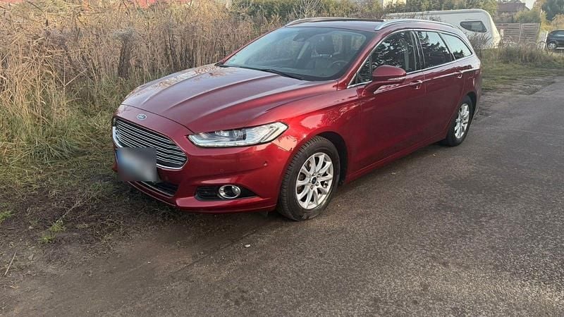Rot Gebraucht 2015 Ford Mondeo Titanium Kombi | 12.990 € (Guter Preis) - Bild 1/4