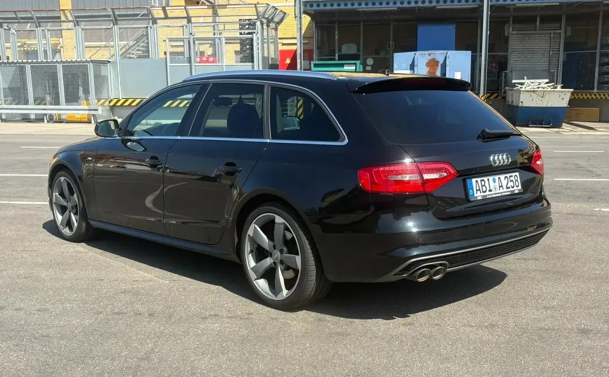 Używany Audi A4 145 KM (106 kW) 2014 Czarny Kombi