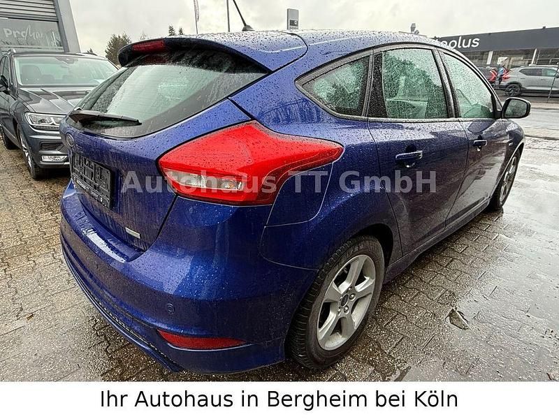 Gebraucht Ford Focus ST-Line 125 PS (91 kW) 2018 Blau Limousine