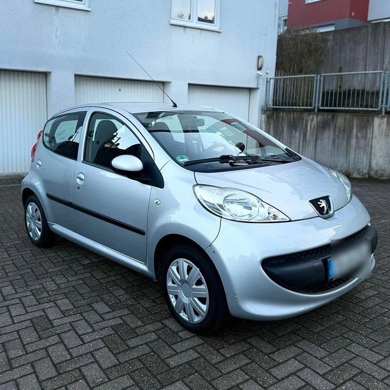 Gebraucht Peugeot 107 86 PS (63 kW) 2005 Silber Kleinwagen