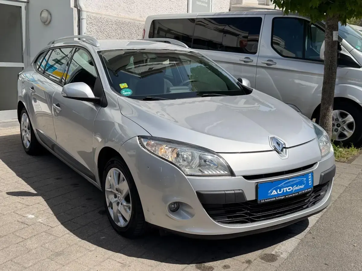 Usata Renault Mégane GrandTour Dynamique 110 CV (80 kW) 2011 Argento Station wagon