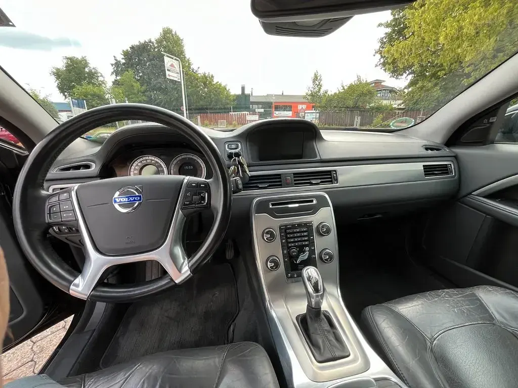 Gebraucht Volvo V70 Summum 163 PS (119 kW) 2013 Schwarz Kombi