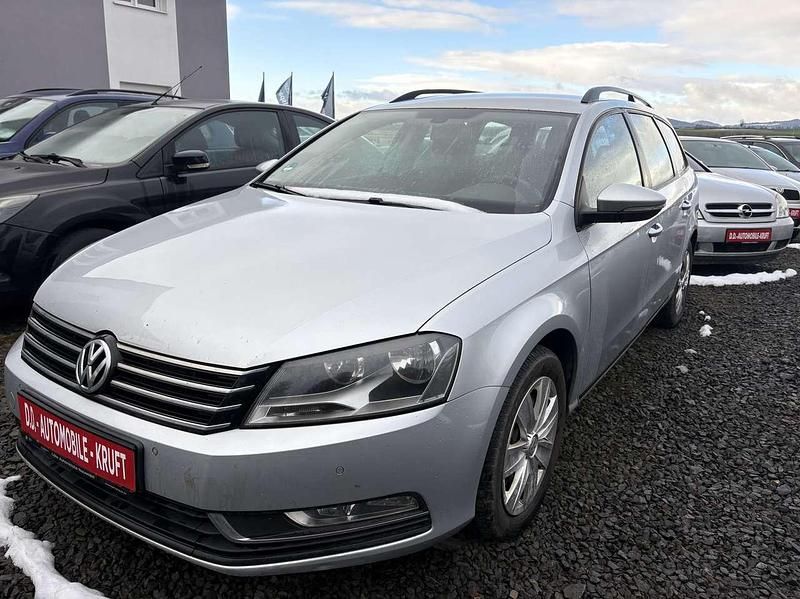 Gebraucht VW Passat Trendline 140 PS (102 kW) 2013 Reflexsilber metallic Kombi