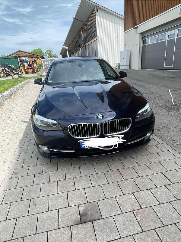 Blau Gebraucht 2010 BMW 523 Sport Line Limousine | 9.999 € (Fairer Preis) - Bild 1/4