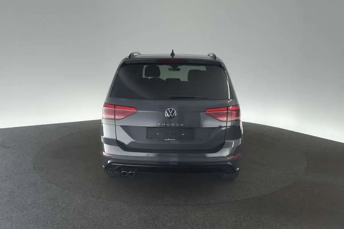 Gebraucht VW Touran R-line 150 PS (110 kW) 2025 Grau Van / Kleinbus