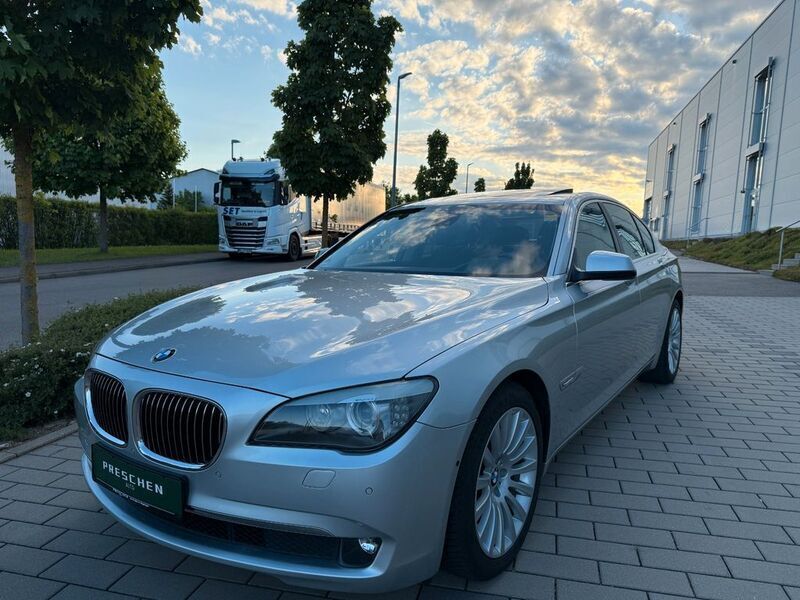 Gebraucht BMW 730 245 PS (180 kW) 2012 Silber Limousine