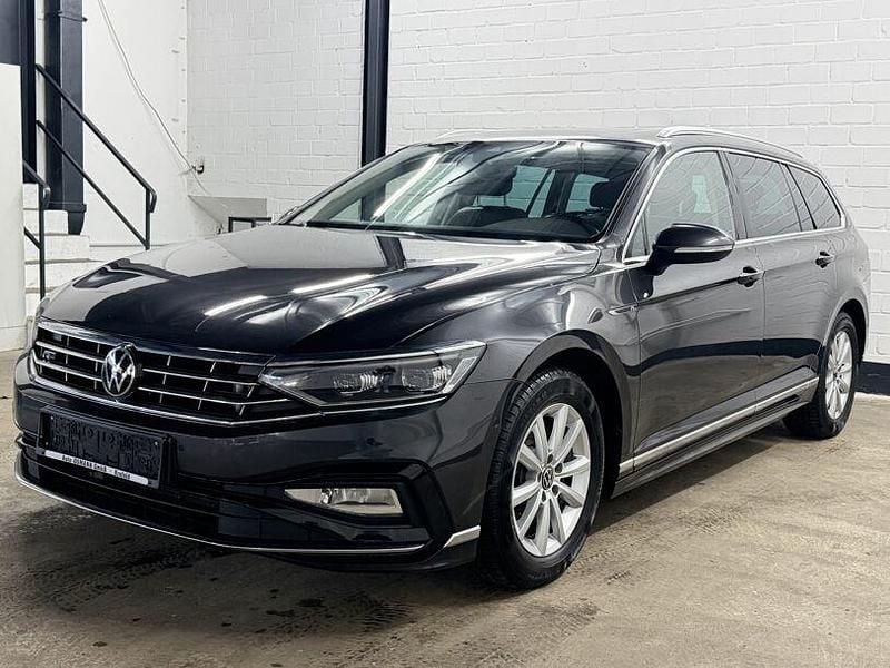 Gebraucht VW Passat Elegance 200 PS (147 kW) 2022 Grau Kombi