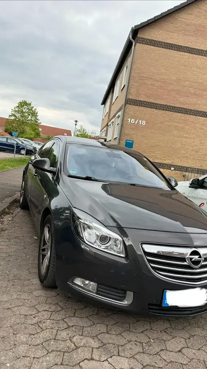 Gebraucht Opel Insignia 160 PS (117 kW) 2013 Grau Limousine