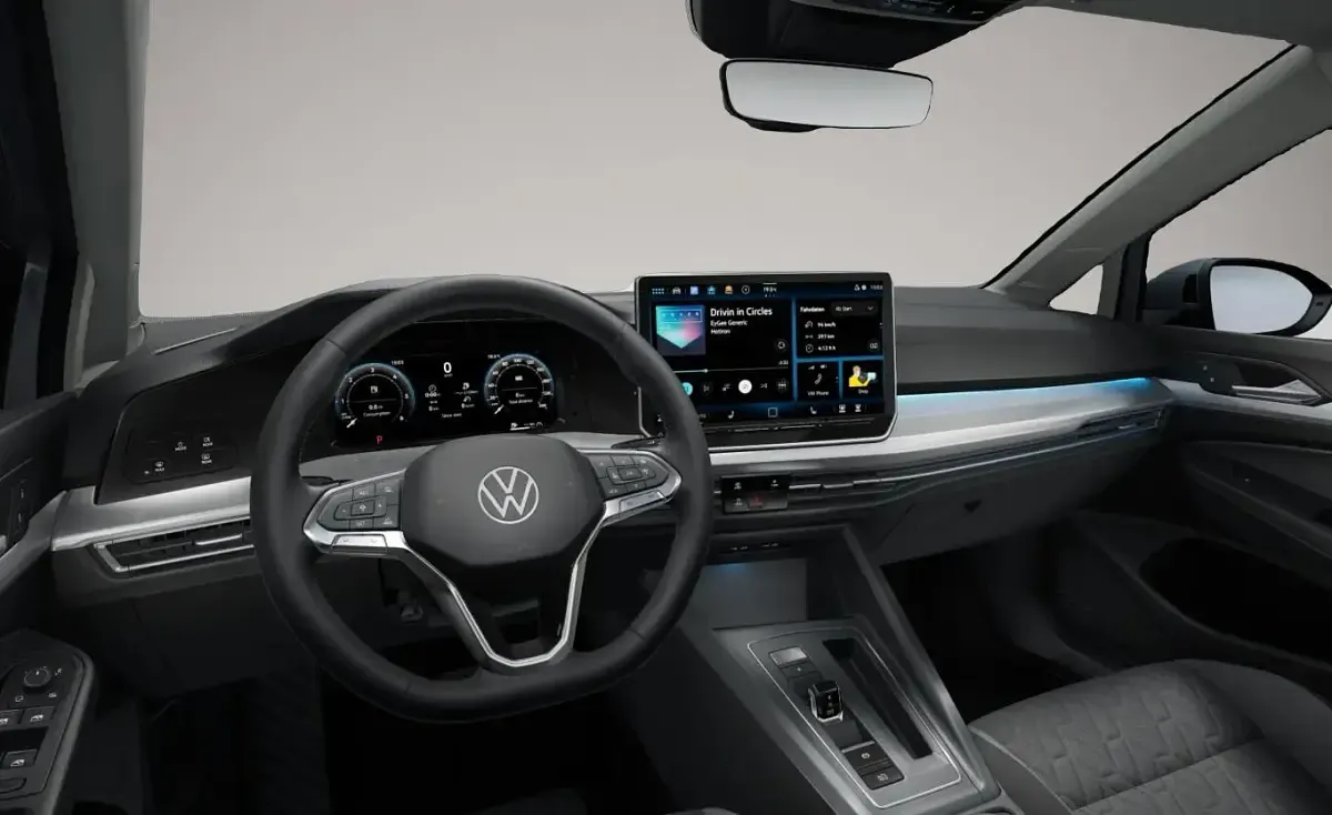 Neu VW Golf VIII 150 PS (110 kW) 2026 Manufacturer Limousine