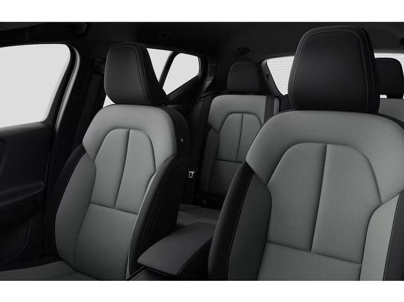 Neu Volvo XC40 Core 163 PS (119 kW) 2026 Schwarz SUV