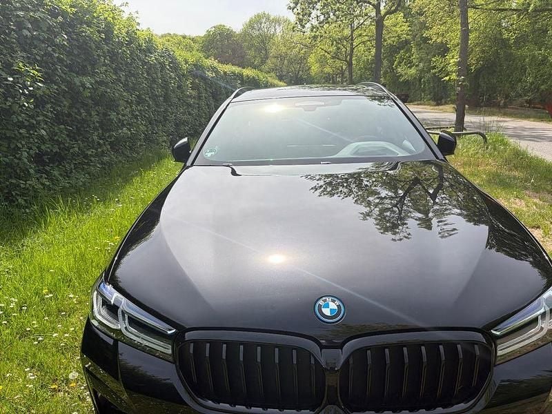 Gebraucht BMW 530e Performance 292 PS (214 kW) 2023 Kombi