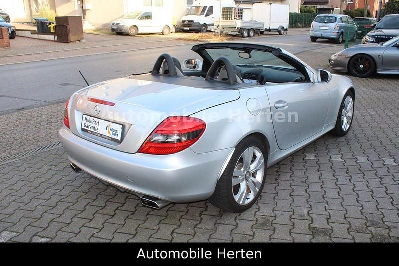 Gebraucht Mercedes SLK200 184 PS (135 kW) 2010 Silber Cabrio