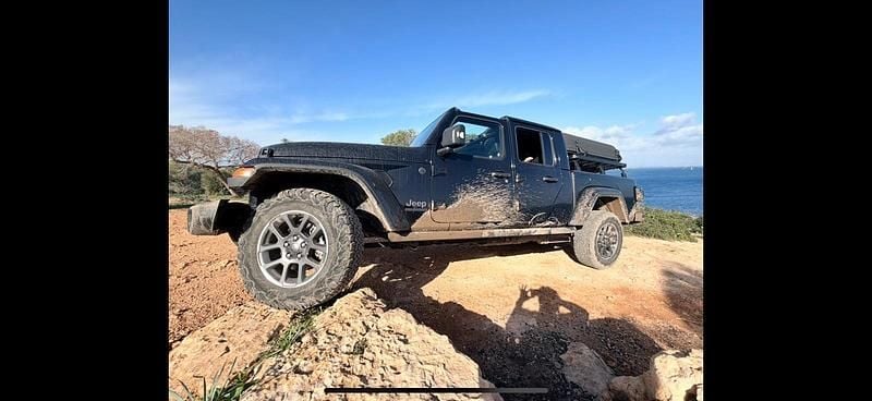 Second-hand Jeep Gladiator 286 CP (210 kW) 2021 Negru Pickup