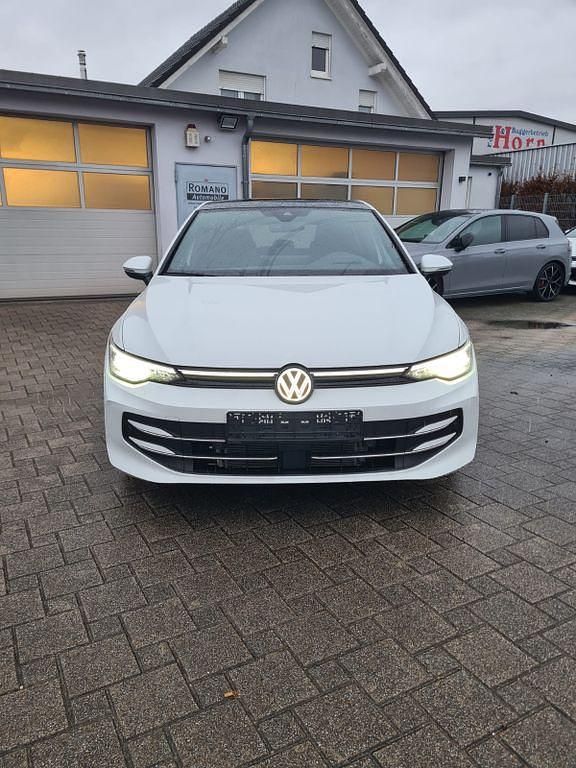 Gebraucht VW Golf Edition 150 PS (110 kW) 2025 Weiß Limousine