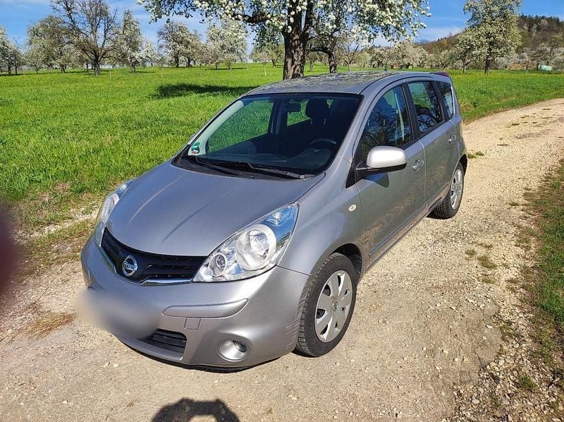 Gebraucht Nissan Note Acenta 110 PS (80 kW) 2010 Silber Kleinwagen