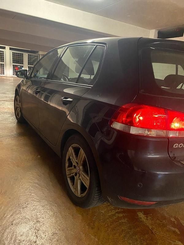 Gebraucht VW Golf VII 80 PS (58 kW) 2012 Schwarz Kleinwagen