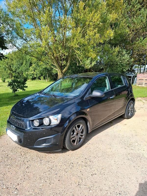 Schwarz Gebraucht 2012 Chevrolet Aveo Limousine | 2.450 € (Fairer Preis) - Bild 1/4