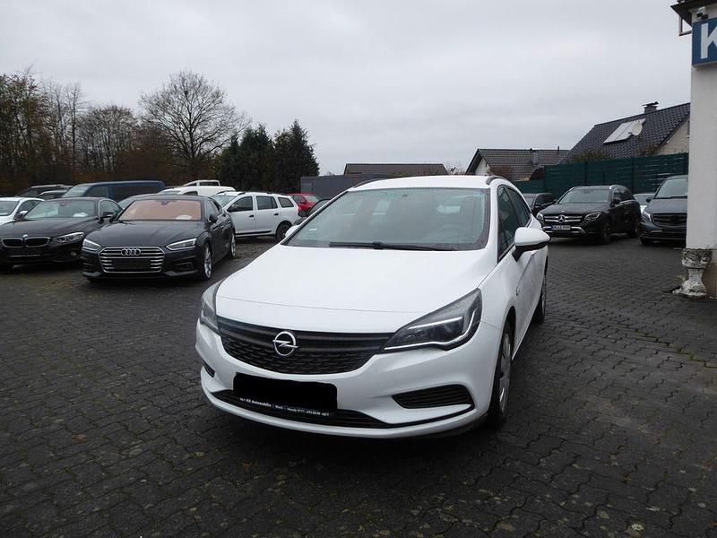 Weiß Gebraucht 2016 Opel Astra Selection Kombi | 7.000 € (Guter Preis) - Bild 1/4