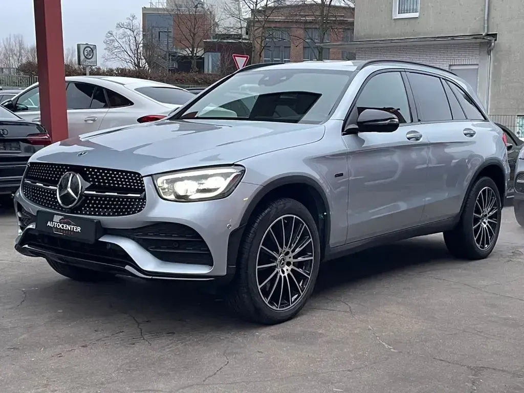 Gebraucht Mercedes GLC300 AMG line 211 PS (155 kW) 2020 Hightech silber SUV