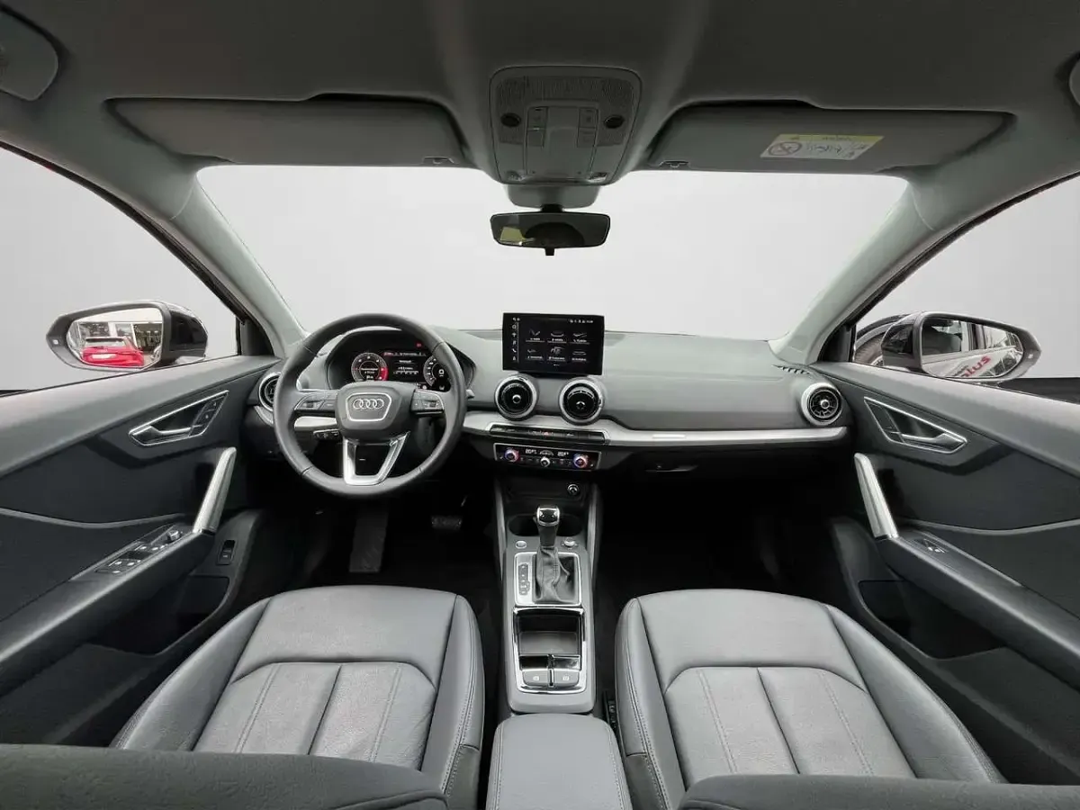 Używany Audi Q2 Ambiente 150 KM (110 kW) 2025 Czarny SUV