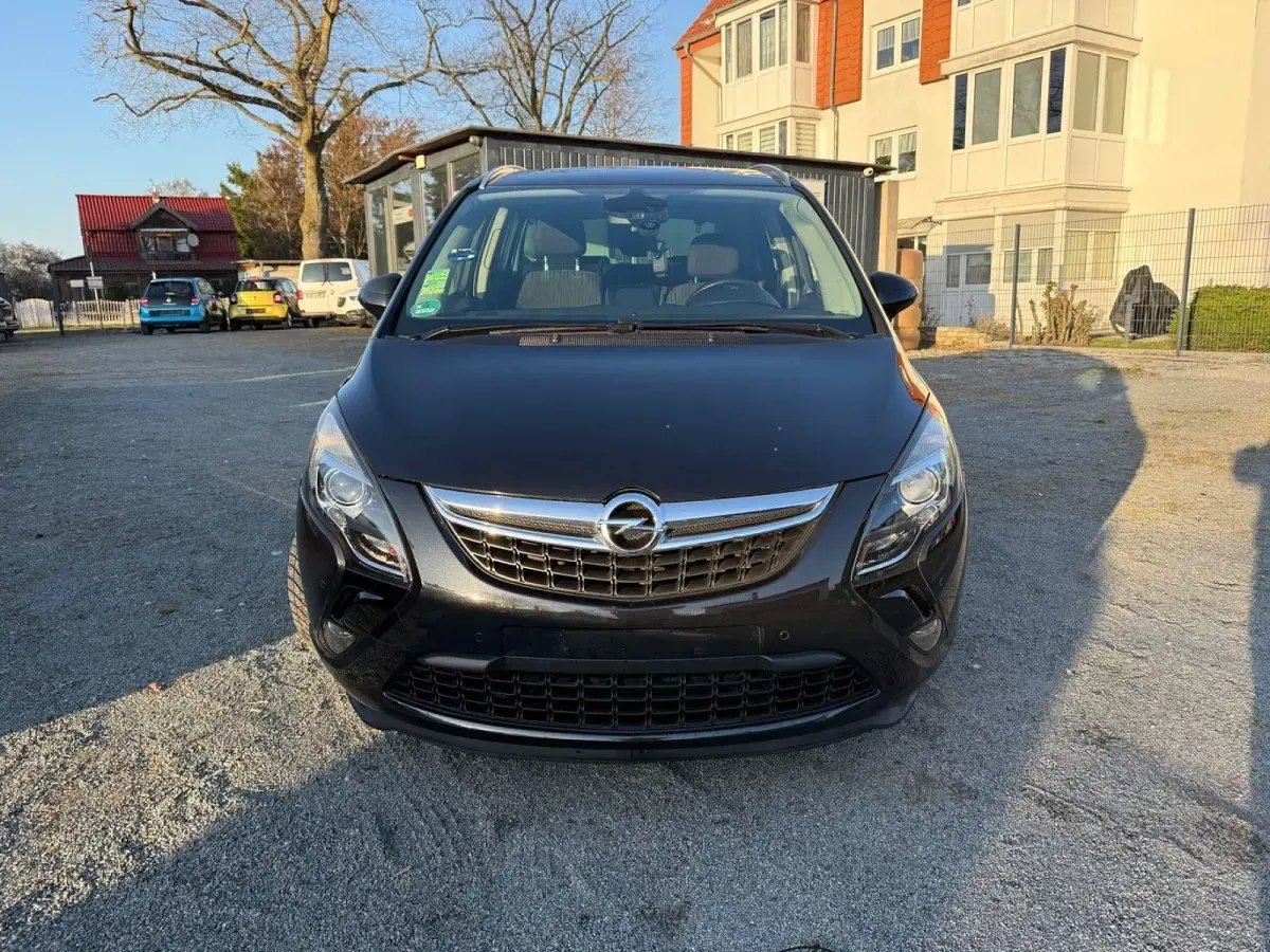 Gebraucht Opel Zafira 140 PS (102 kW) 2015 Schwarz Van / Kleinbus