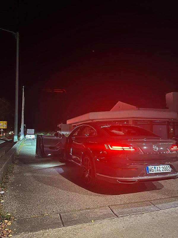 Gebraucht VW Arteon 190 PS (139 kW) 2019 Grau Kleinwagen