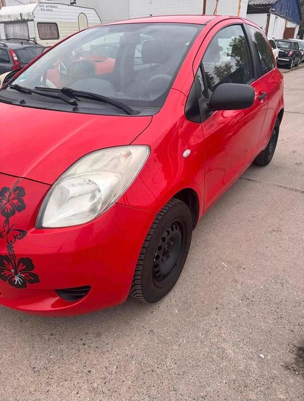 Gebraucht Toyota Yaris 69 PS (50 kW) 2008 Rot Kleinwagen
