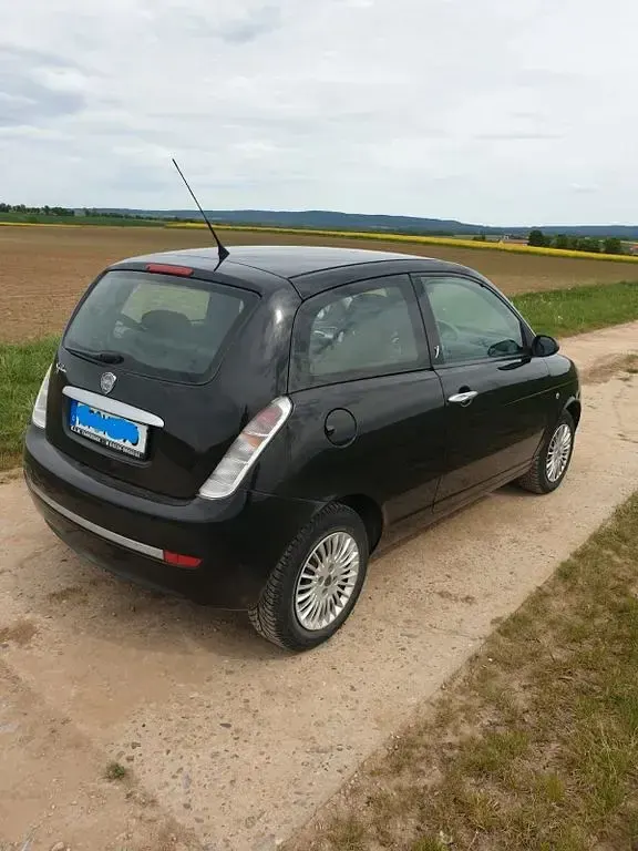 Usata Lancia Ypsilon 60 CV (44 kW) 2007 Nero Utilitaria