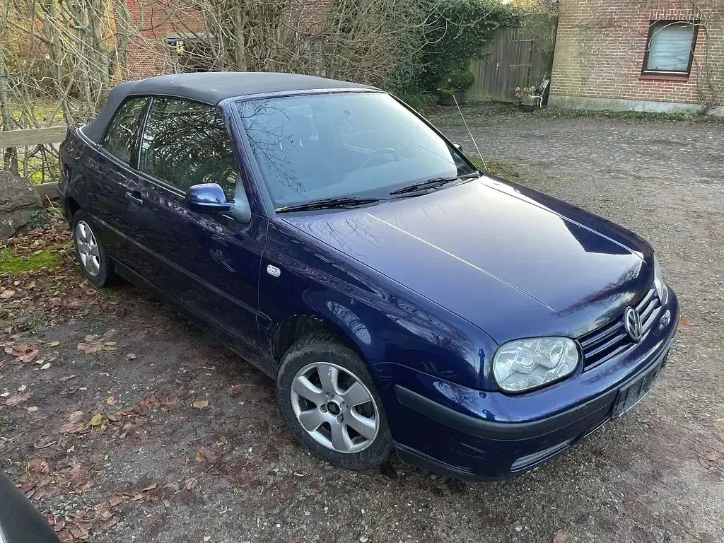 Occasion VW Golf Classicline 90 ch (66 kW) 2001 Bleue Cabriolet