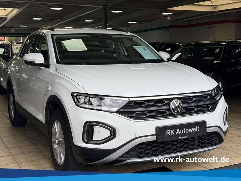 Weiss Gebraucht 2022 VW T-Roc Life SUV | 23.790 € (Fairer Preis) - Bild 1/4