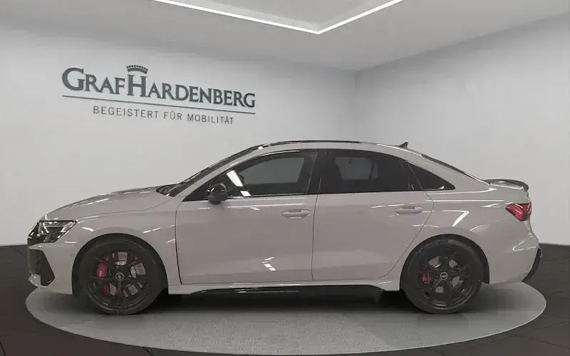 Neu Audi RS3 Comfort 400 PS (294 kW) 2026 Grau Limousine