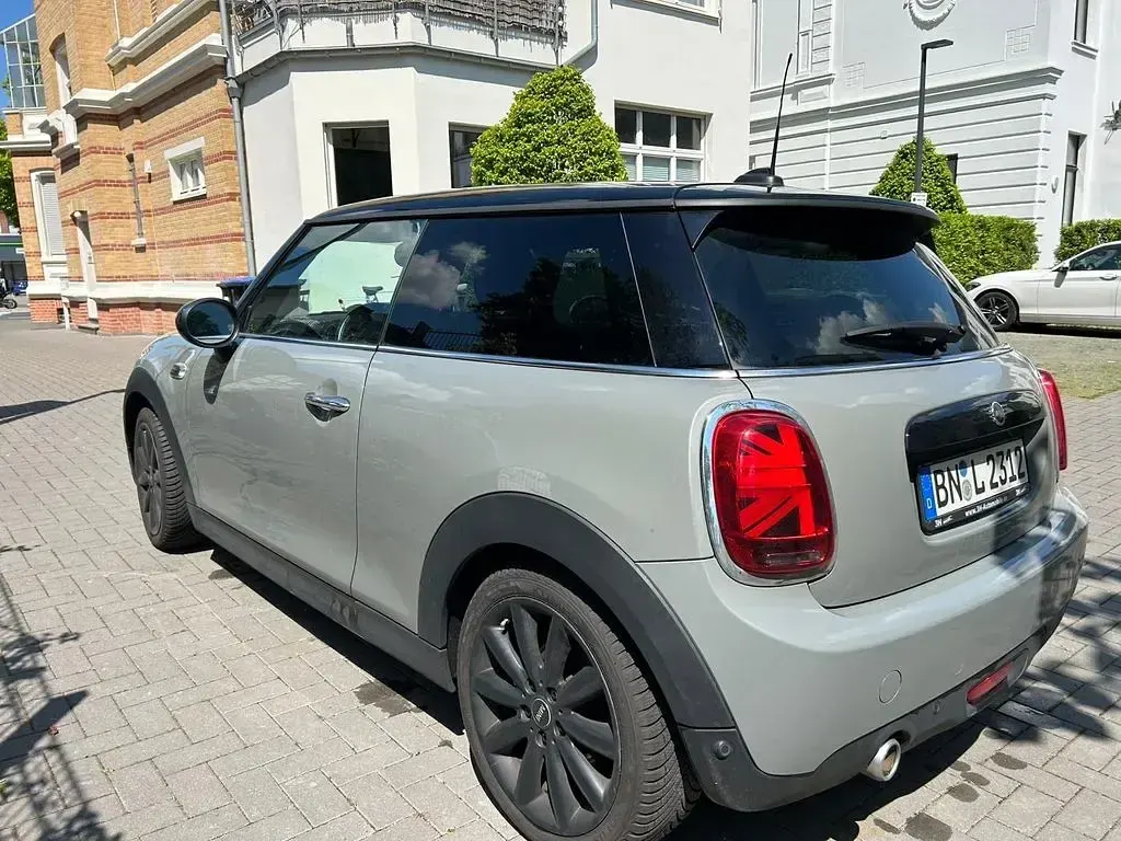 Gebraucht Mini Cooper 136 PS (100 kW) 2019 Grau Kleinwagen