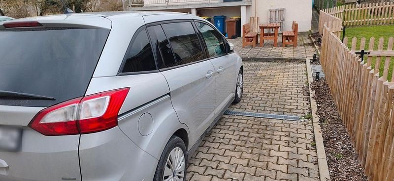Gebraucht Ford Grand C-Max 125 PS (91 kW) 2018 Silber Van / Kleinbus