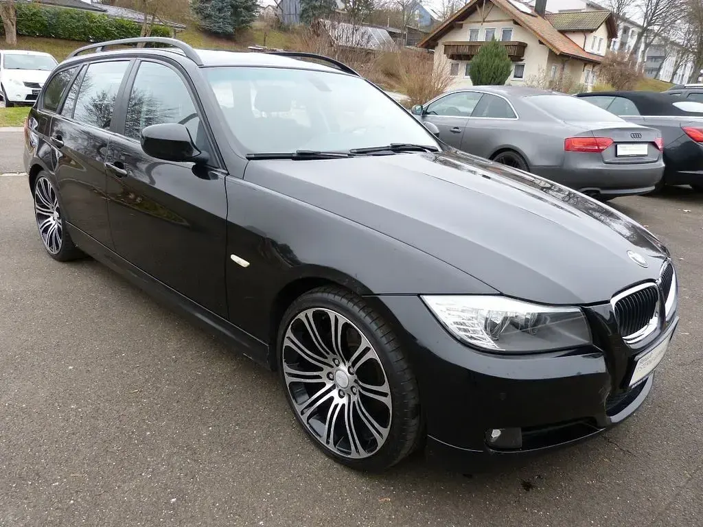 Używany BMW 318 143 KM (105 kW) 2009 Czarny Kombi