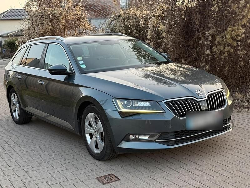 Gebraucht Skoda Superb 150 PS (110 kW) 2019 Grau Kombi