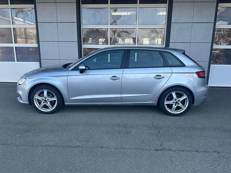 Gebraucht Audi A3 Basis 116 PS (85 kW) 2018 Silber Limousine