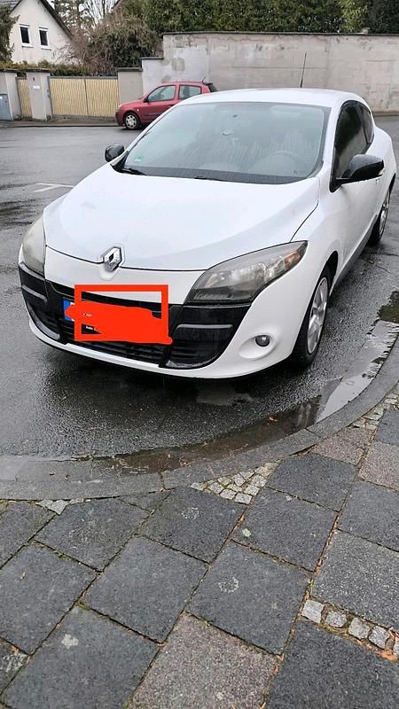 Weiß Gebraucht 2011 Renault Mégane Coupé Coupé | 3.300 € (Fairer Preis) - Bild 1/3