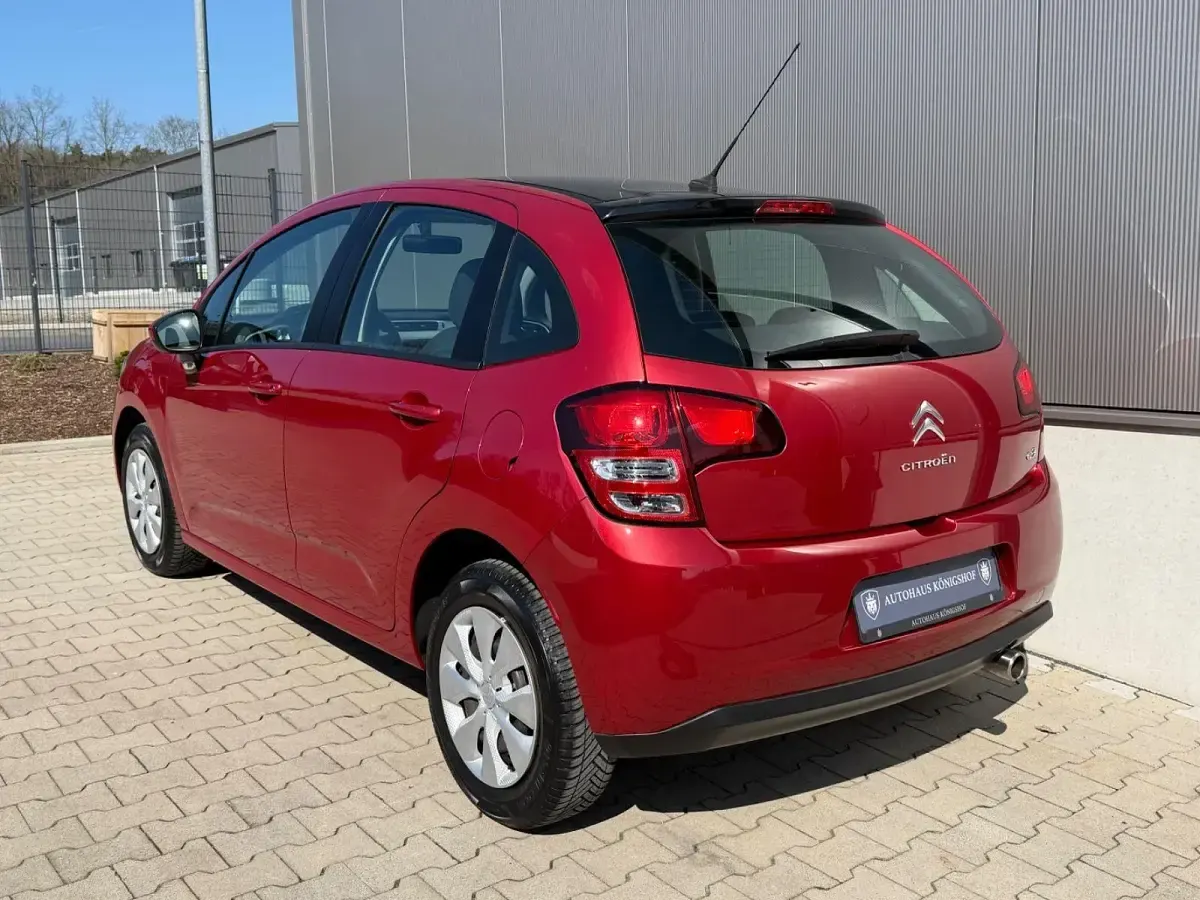 Usado Citroën C3 Tendance 120 CV (88 kW) 2011 Rojo Berlina