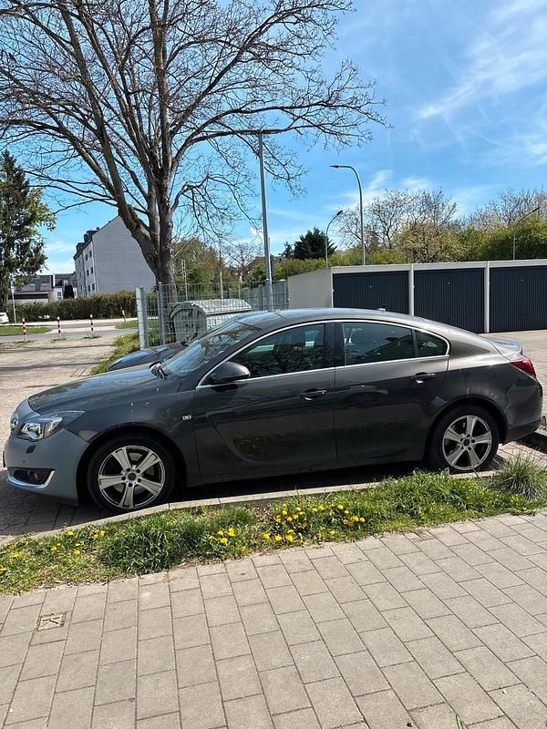 Gebraucht Opel Insignia 163 PS (119 kW) 2015 Grau Limousine