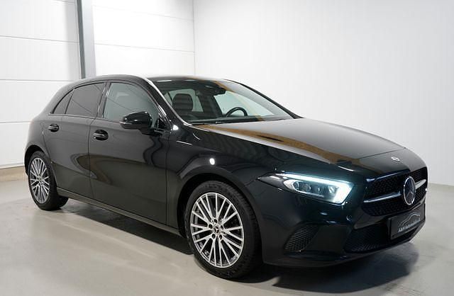 Schwarz Gebraucht 2020 Mercedes A200 Progressive Kleinwagen | 22.800 € (Fairer Preis) - Bild 1/4