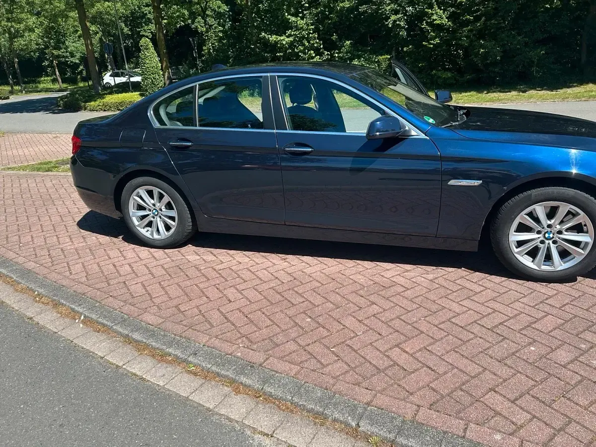 Gebraucht BMW 528 245 PS (180 kW) 2011 Blau Limousine