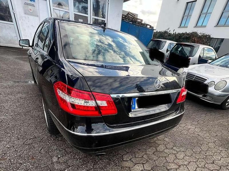 Gebraucht Mercedes E200 Avantgarde 184 PS (135 kW) 2009 Limousine
