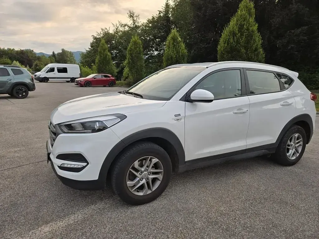 Gebraucht Hyundai Tucson Pure 132 PS (97 kW) 2018 Weiß SUV