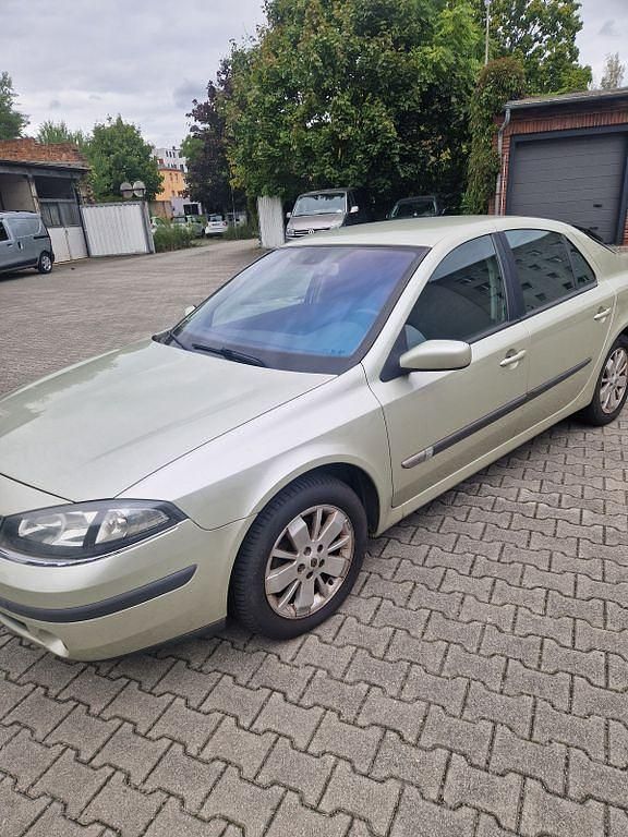 Beige Gebraucht 2007 Renault Laguna III Avantage Limousine | 2.450 € (Guter Preis) - Bild 1/4