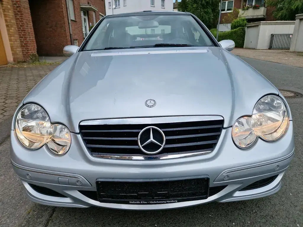 Gebraucht Mercedes C180 143 PS (105 kW) 2008 Silber Coupé