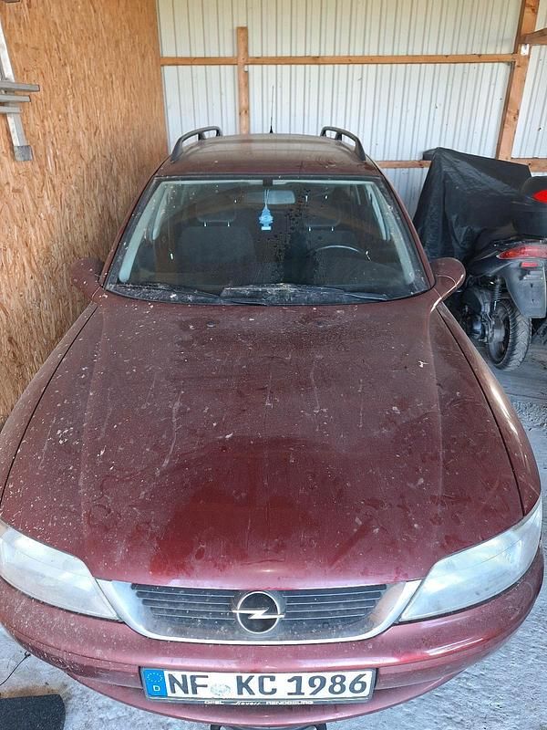 Gebraucht Opel Vectra 101 PS (74 kW) 2000 Rot Kombi