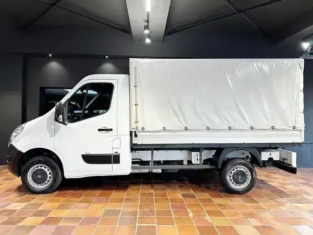 Second-hand Renault Master 131 CP (96 kW) 2018 Alb Van