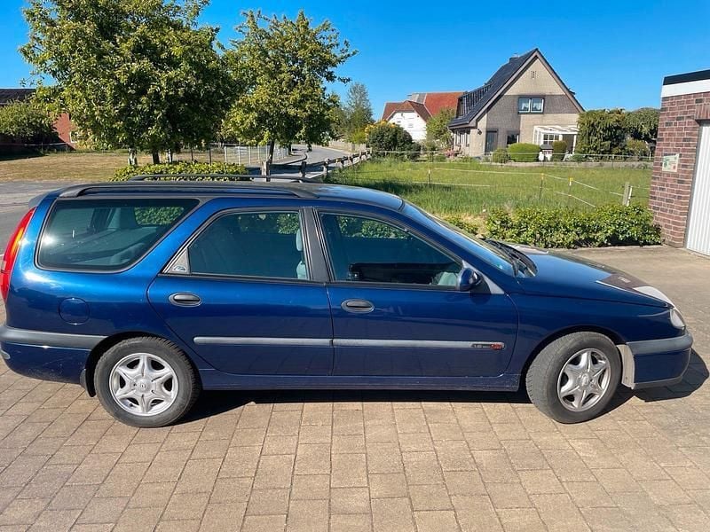 Blau Gebraucht 2000 Renault Laguna Kombi | 1.299 € - Bild 1/4