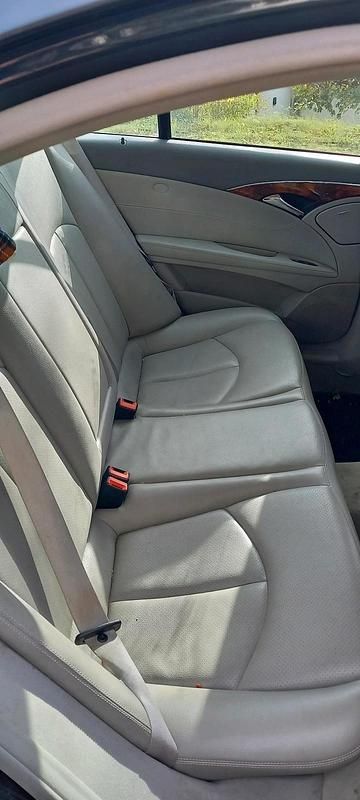 Gebraucht Mercedes E280 177 PS (130 kW) 2004 Schwarz Limousine