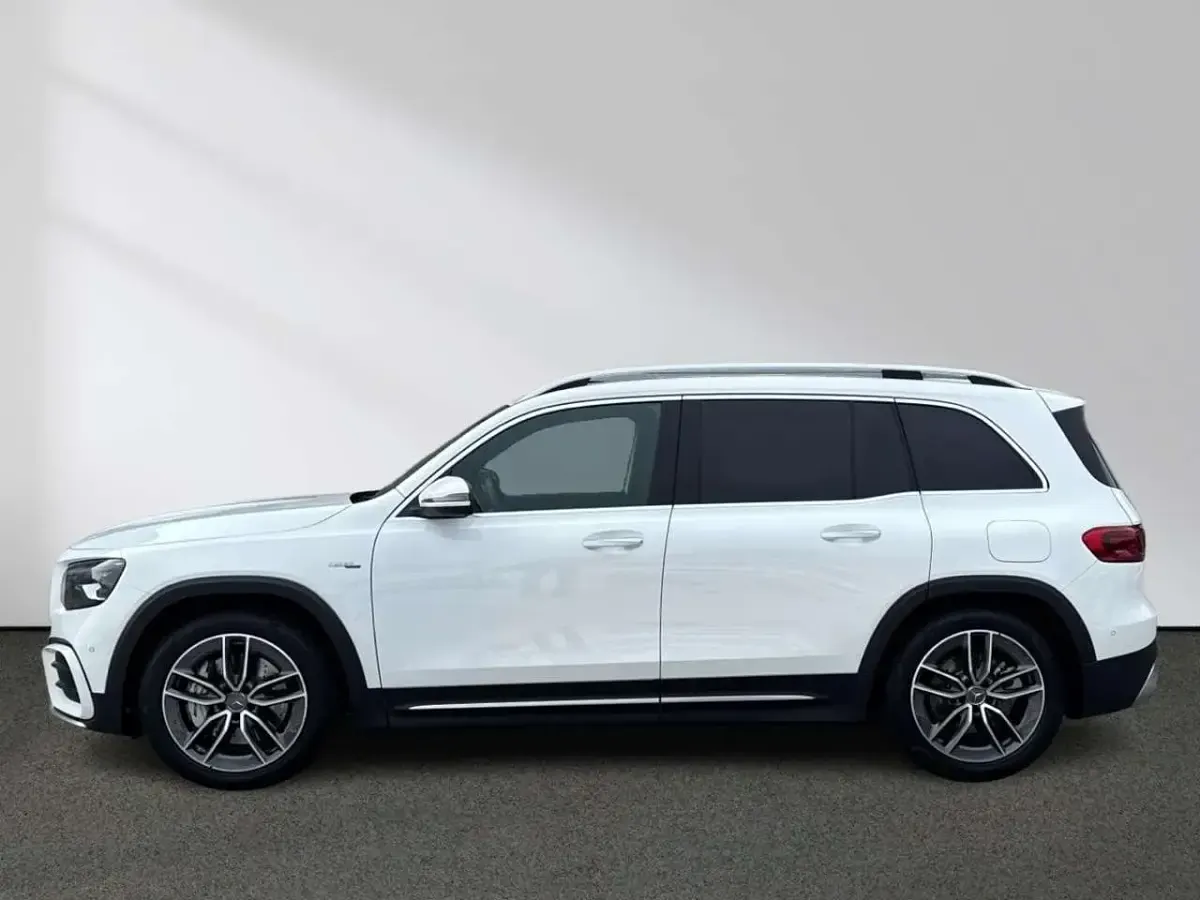 Gebraucht Mercedes GLB35 AMG 306 PS (225 kW) 2025 Unilack polarweiß SUV